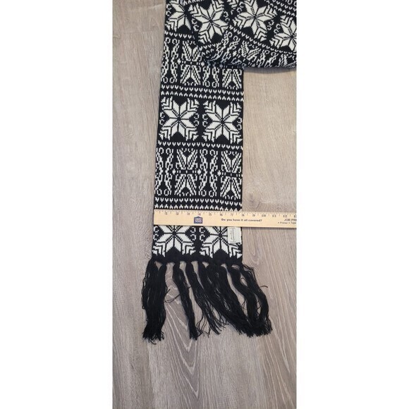 NWT Gold Coast Black and‎ White Scarf and Matching Hat - Picture 11 of 12